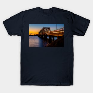 Lake Mulwala, Yarrawonga, Victoria/ Mulwala, NSW, Australia T-Shirt